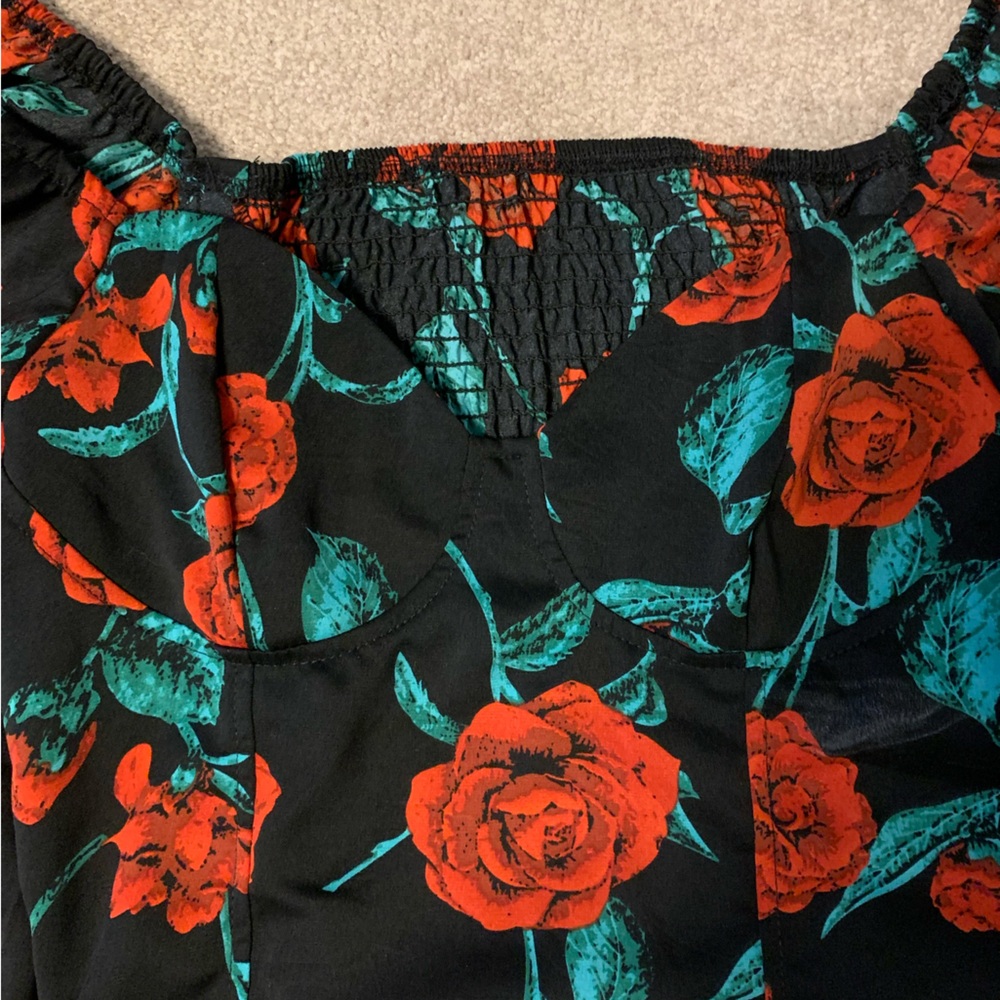 Rose Print Top - Picture 6 of 7